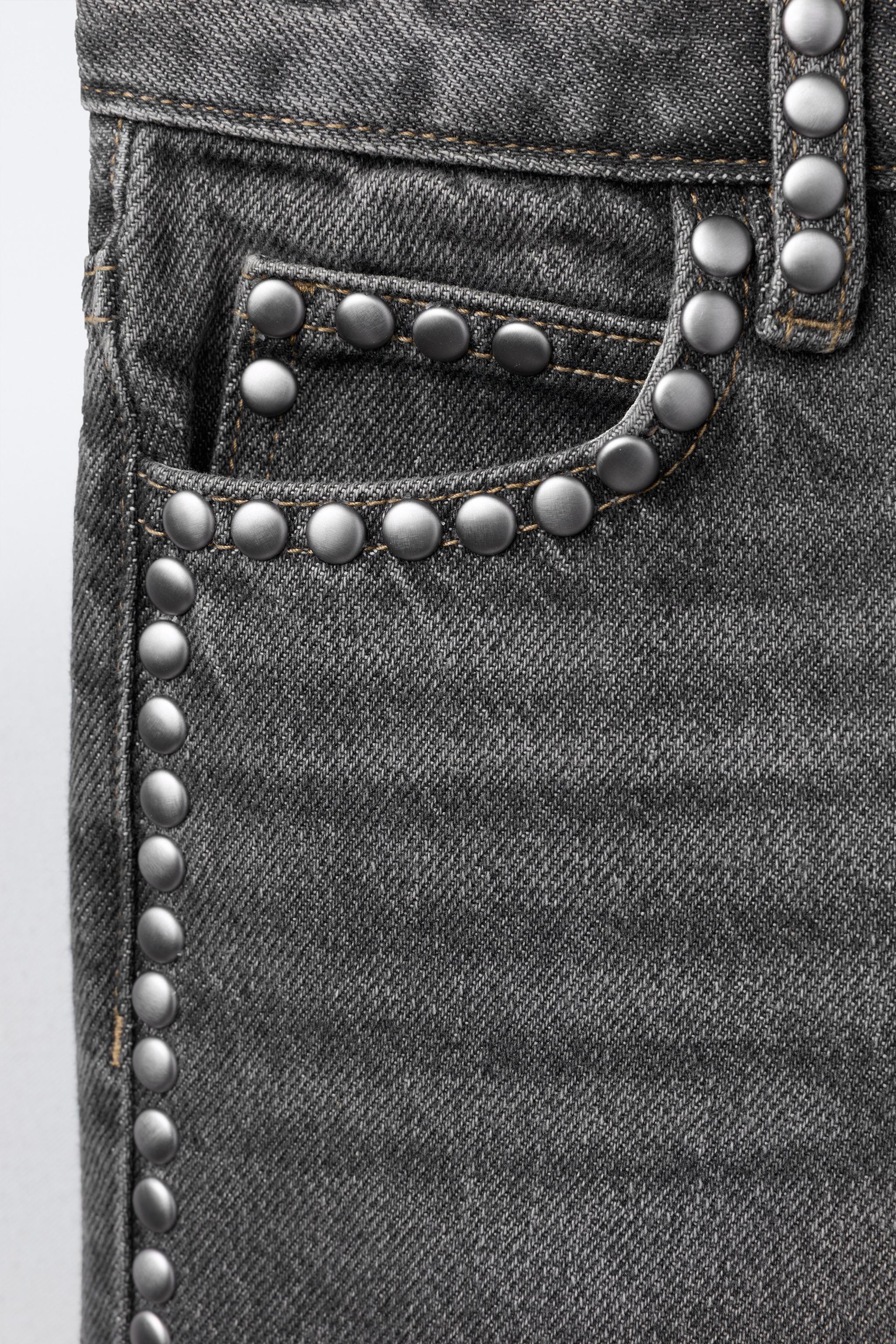 STUDDED STRAIGHT JEANS